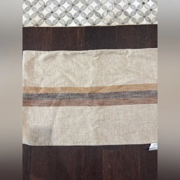 POTTERY BARN: STRIPED LUMBAR PILLOW COVER - Picture 3 of 7